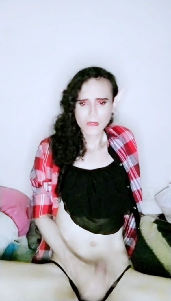 Arthemisa-halliwell: A Vampiric Straw