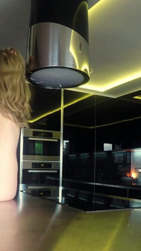 Rosa Brighid kitchen top nos bastidores vídeo
