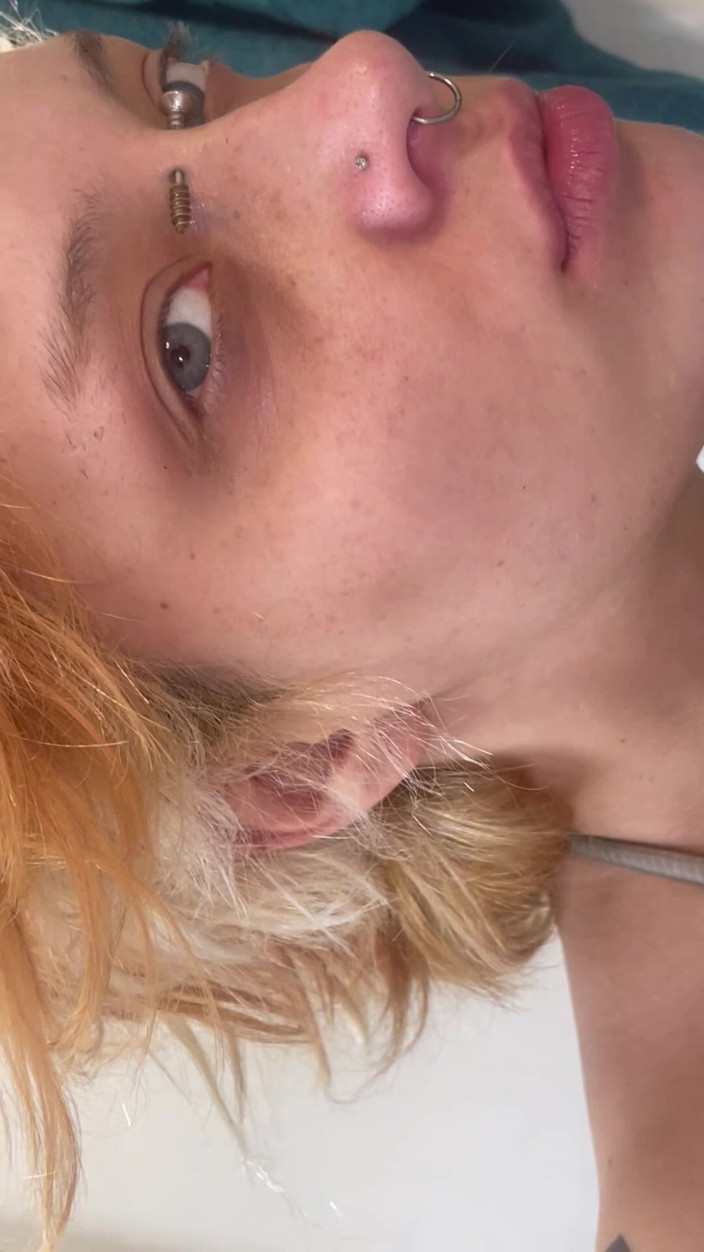 Glitterqueen1999: Oral Tour Flash pe deep inside my mouth