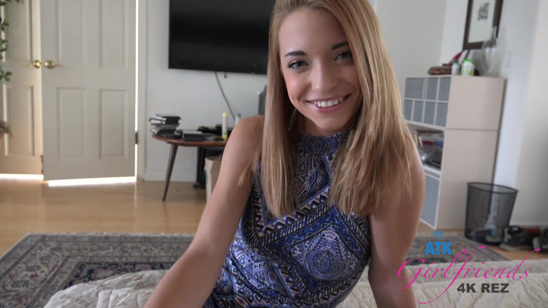 ATK Fans (Girlfriends): Elle adore regarder ton éjac sortir, et a hâte de se...