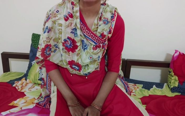 Saara Bhabhi: 印地语性爱故事角色扮演 - 继母帮助她的继子