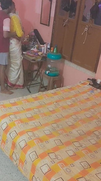Devarku Mengangkat Sareeku Dan Meniduriku. Bagian 1