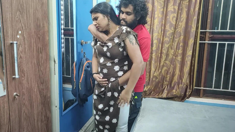 Vaigavarun45: Boy Seduce His Work Mate Girl Friend and Sex in...