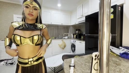 Dewi Cleopatra mengongkek dan dikongkek dari zakar besar