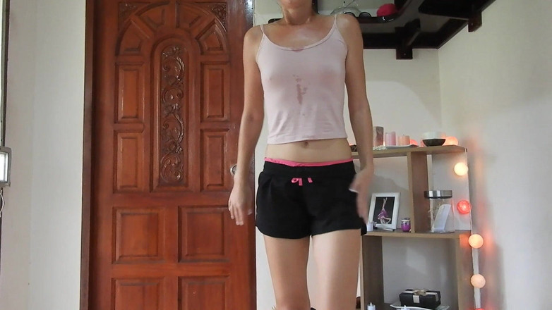 MissAnja_FH: Cơ thể ướt át rất nhiều mồ hôi