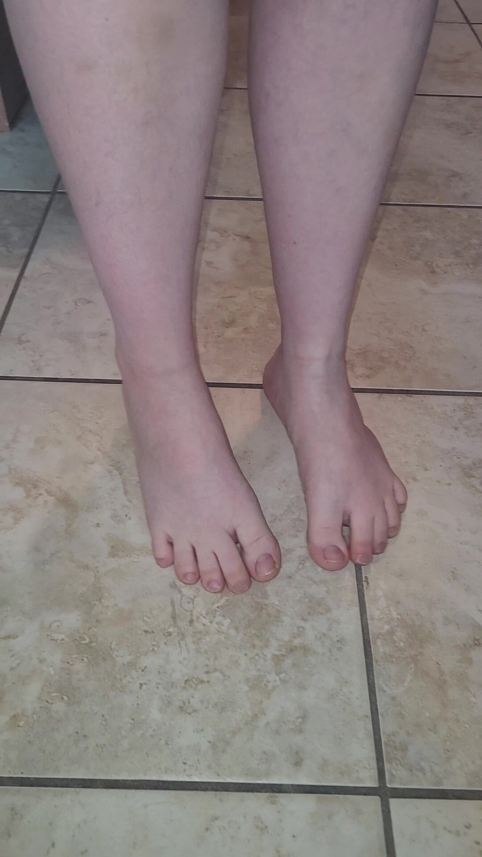 On cloud 69: Mutfakta çıplak ayaklar yürüyor