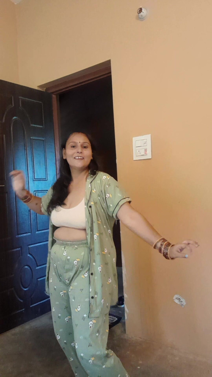 Puja555: 跳舞的Puja Baby