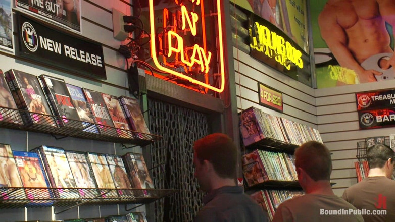 Bound in public: Glory hole cochon