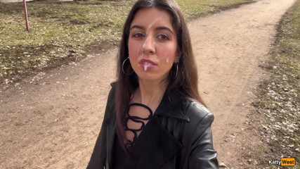 Katty West: Voglio camminare attraverso il parco con sborra sulla faccia! Sborra...