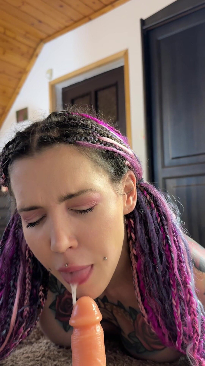 Roxy Rain: 침실의 비밀