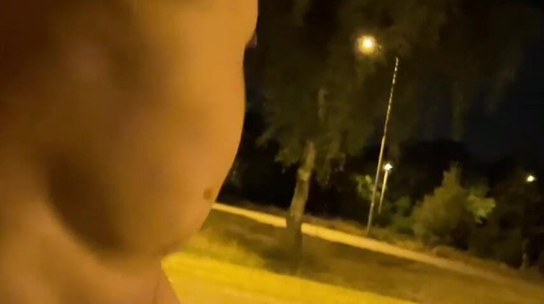 No limit cbt slave: Ketahuan berjalan telanjang parkir
