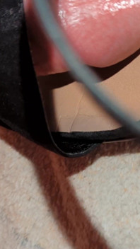 Scopo lentamente la scarpa con lo strapon a tacco alto fino a quando non schizzo orgasmando gemendo indossando collant sborrata di sperma sperma sborrata