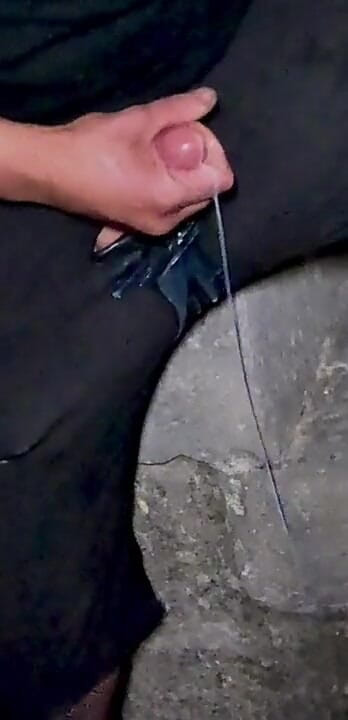 TONY PANTOJA: Cubo de leche en las escaleras de una iglesia.