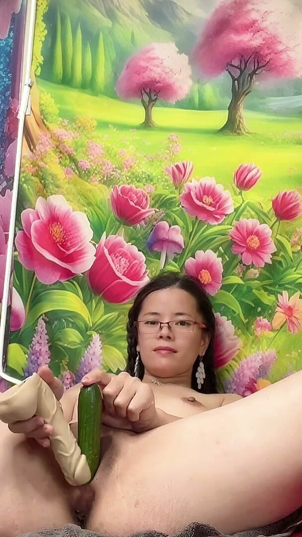 sweethanajapanese: khiloy gret vid dvara do chhedon ko chodo