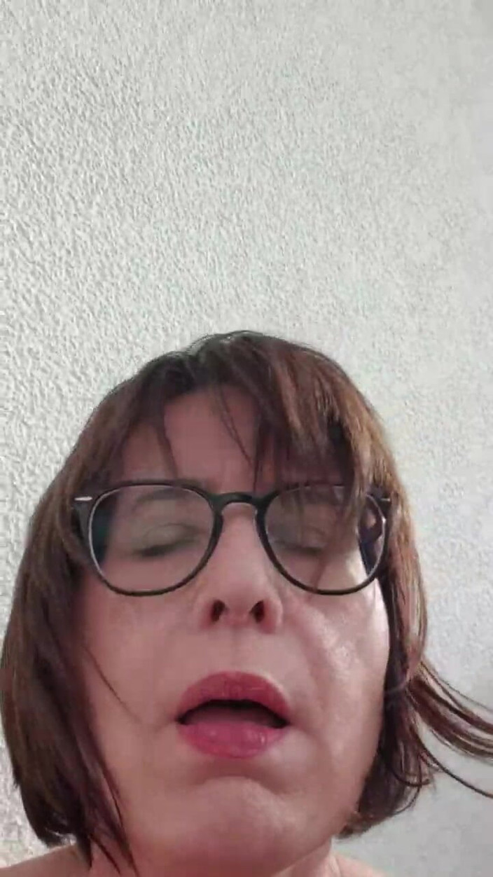 JulieEroticDress: 2 min čistý orgasmus