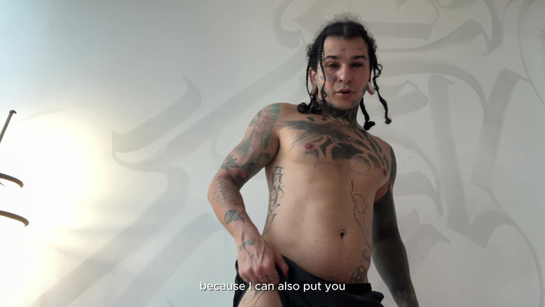 Dyavol: Gigantyczny pociąg przejeżdża przed maleńkim człowieczkiem i pokazuje mu jego...