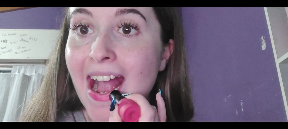 RavenHearth666VIP: Рожева помада перед виходом з дому