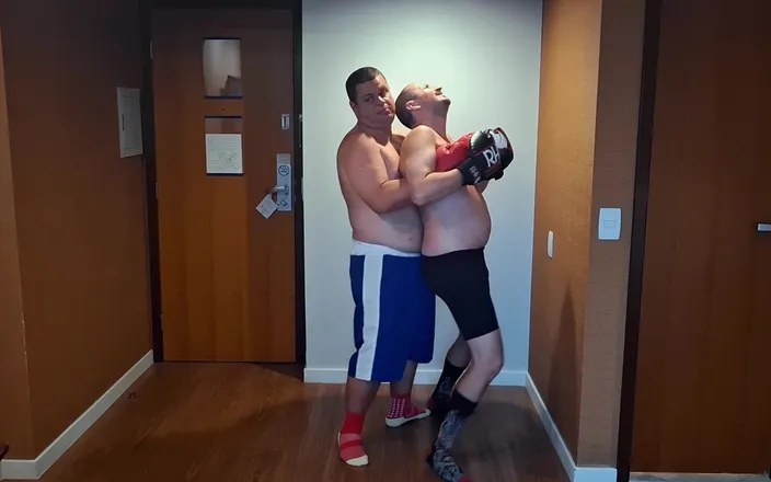Combat and fetish: Chubby Bear Boxer Vs Jobber