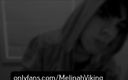 Melinah Viking: Nieśmiała bluza z kapturem