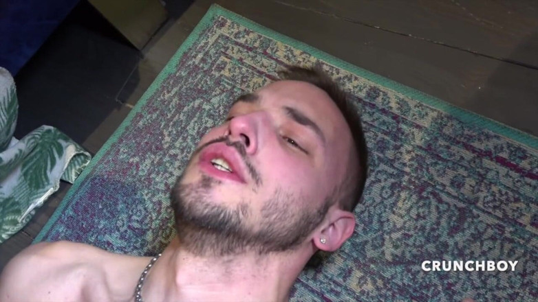 Ass Twink destroyed by older: Il twink Camille scopata crudo da kevin Ass