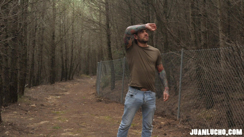 Juan Lucho Gay: Cumshot in the Forest