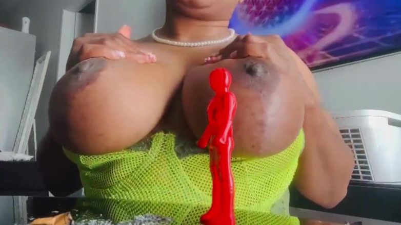 Maeling: Tiny Spiderman Superhero Breast Crushing - Smoking Fetish, Ignorant Giantess