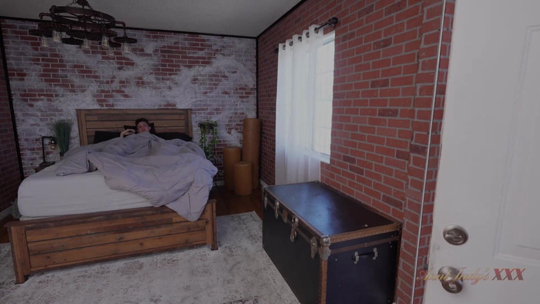 Aunt Judy's XXX: TetaJudysXXX - prsatá zralá puma Andi James přistihne nevlastního syna její...