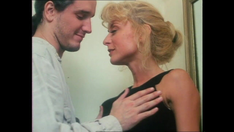 Muschi movie official: Blonde Horny Whore Seduced His Stepbrother While Her Friend Sucking...