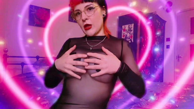 Bigtiddygoth: Sissy brain wash loop - non sono altro che il buco...