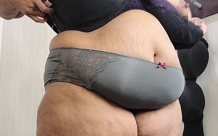 Josie4yourpleasure: Zkouším pár věcí. Chceš?