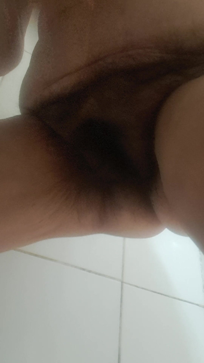 Mommy big hairy pussy: Menari ibu tiri berbulu