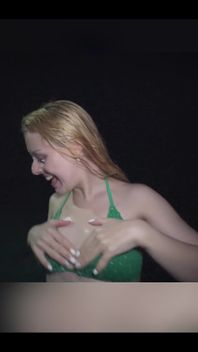 Late Night Beach Quick Blowjob and Big Facial