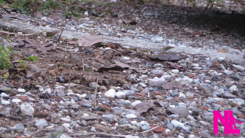 Nyllady: Kopání Dirty Miry Gravel v puklových pumpách s vysokými podpatky
