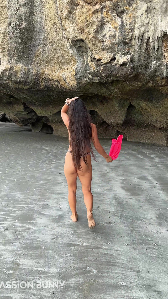 PassionBunny: Mejor Público Meando En La Playa Paraíso