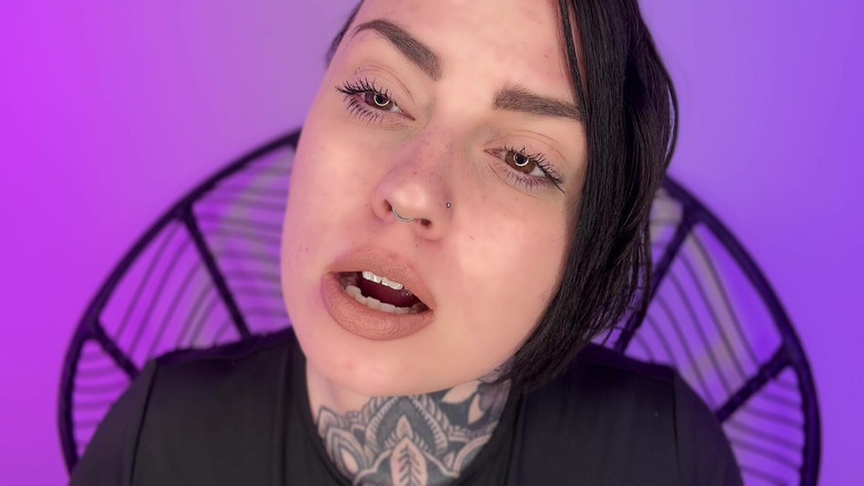 Miss Valentina: Lipgloss Ibadeti