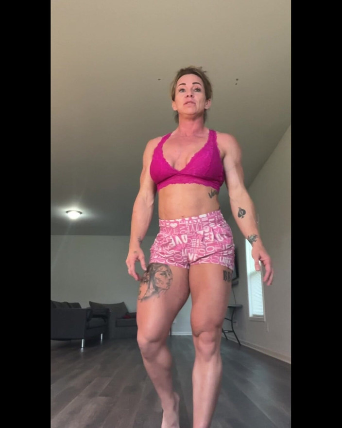 Simone Steele: Pose pose com Simone Steele