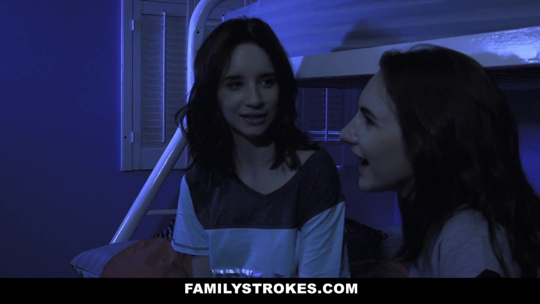Family Strokes: तकिये के लड़ाके और तकिये के कुतिया