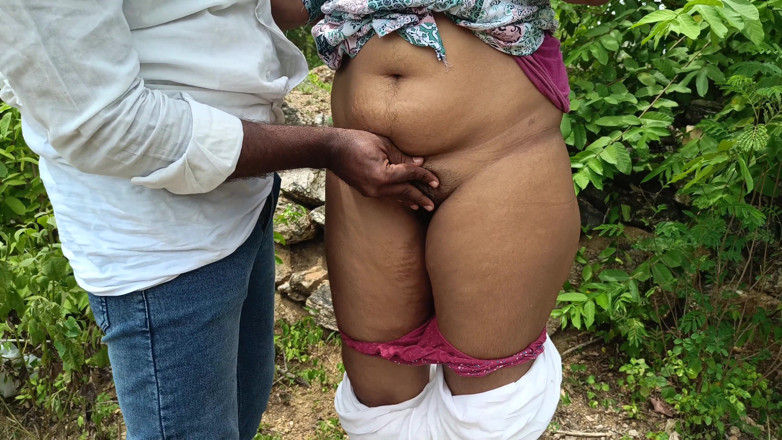 Magilmathi: Hermanastra folla al aire libre