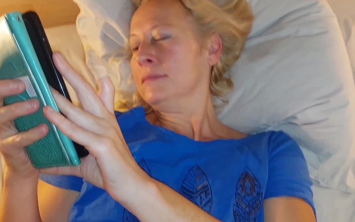 Selena701: Mature Blonde Amateur Wife Evening Sex Games