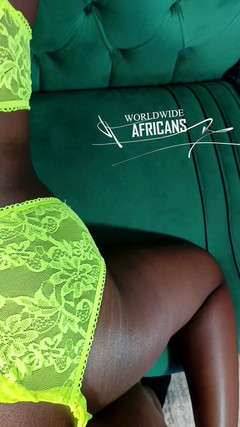 Boobielistic: 当你爱他和你在他的大鸡巴上内射时，狗的风格不同