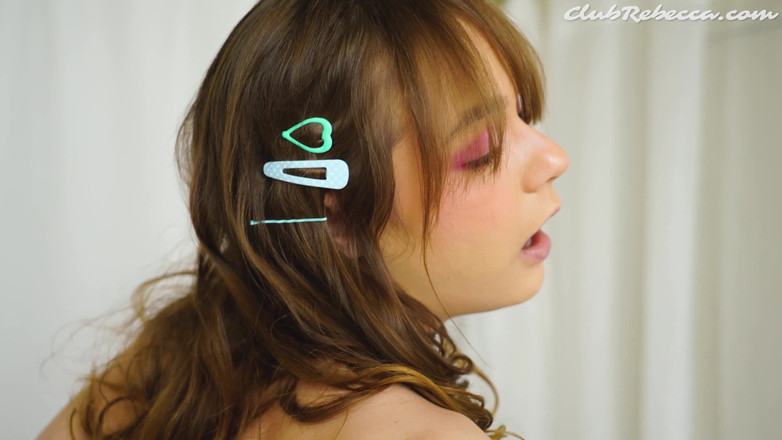 Rebecca Vanguard: Gigante consolador mamada n chorro pt1