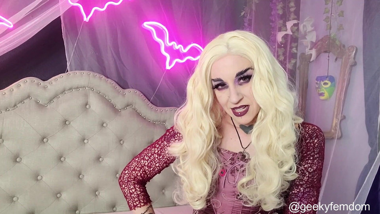 Geeky Femdom: Hocus Pocus - лизать киску, иметь дело с ведьмой