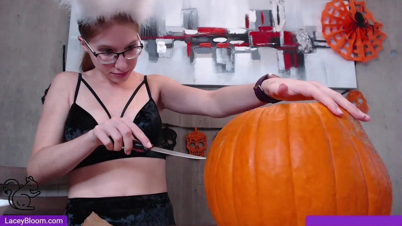 Lacey Bloom: 라이브 쇼 호박 조각 2611