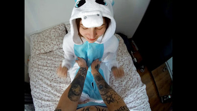 Ghomestory: Blowjob berair dan kongkek keras daripada orang pertama!