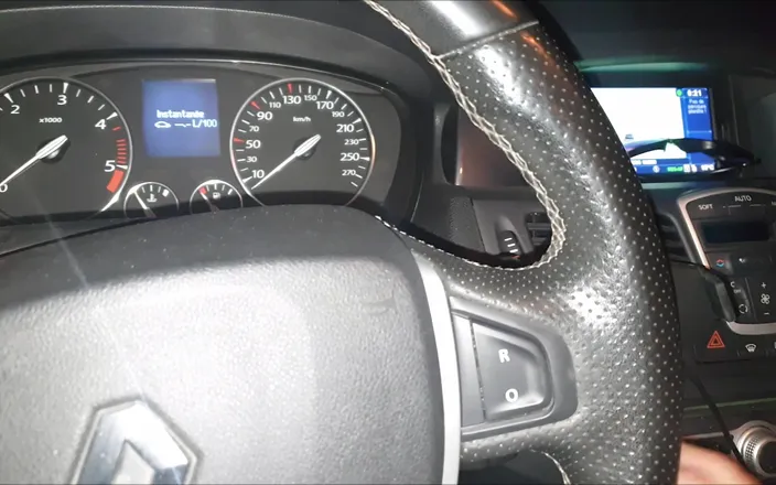 Nyx Scarlett: Blowjob in the Car!