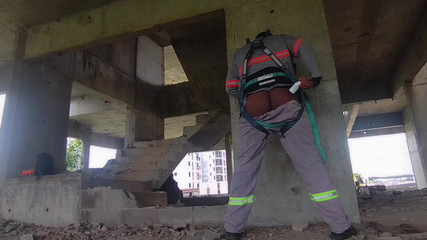 TheBlacKHunterr: Vzal jsem si do práce hračku a podívejte se, co...