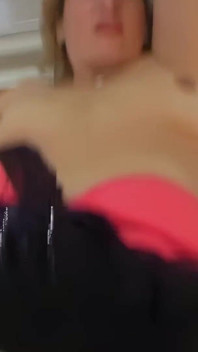 Pohádání kundičky starší ženy, než se nad to vystříká