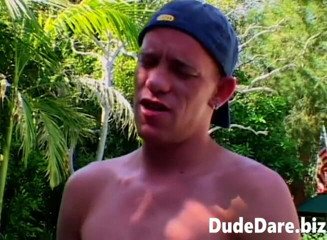 DudeDare: Lewd přátelé to dělají hardcore u bazénu