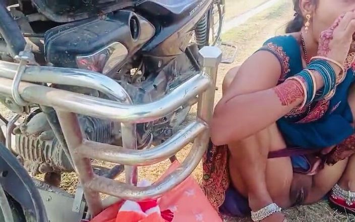 RadhaDevi: Desi Bhabhi chčije na poli