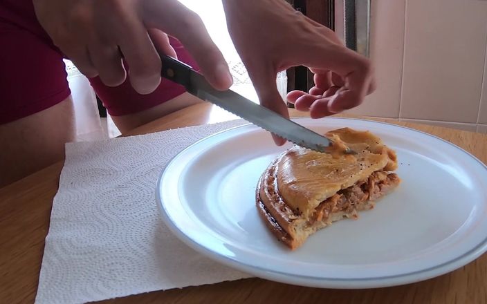 Ane Get Horny: 精液とタンパク質でいっぱいのパイを食べるOMG(食品精液フェチ)